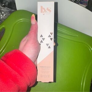 Foundation brush